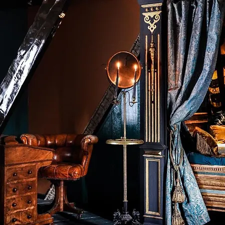 Private And Chique Salon De Franz Amsterdam