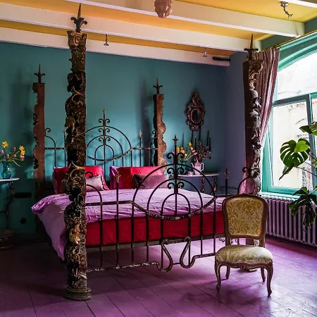 Guest house Private And Chique Salon De Franz 3*